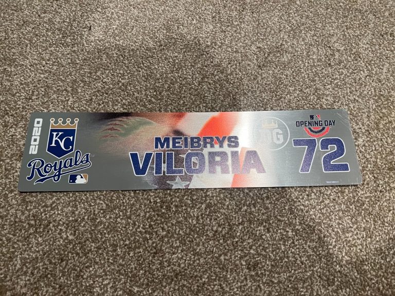 KANSAS CITY ROYALS GAME USED ? TEAM ISSUED BASEBALL NAMEPLATE MEIBRYS VILORIA