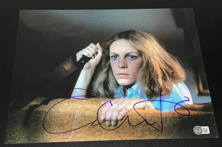 Jamie Lee Curtis Signed 11x14 Photo Halloween Movie Laurie Full Name Beckett BAS