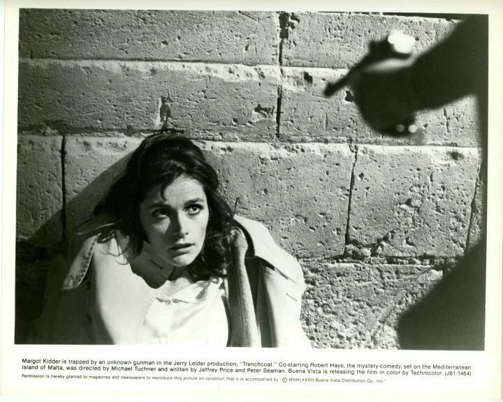 Margot Kidder Trenchcoat original press Photo