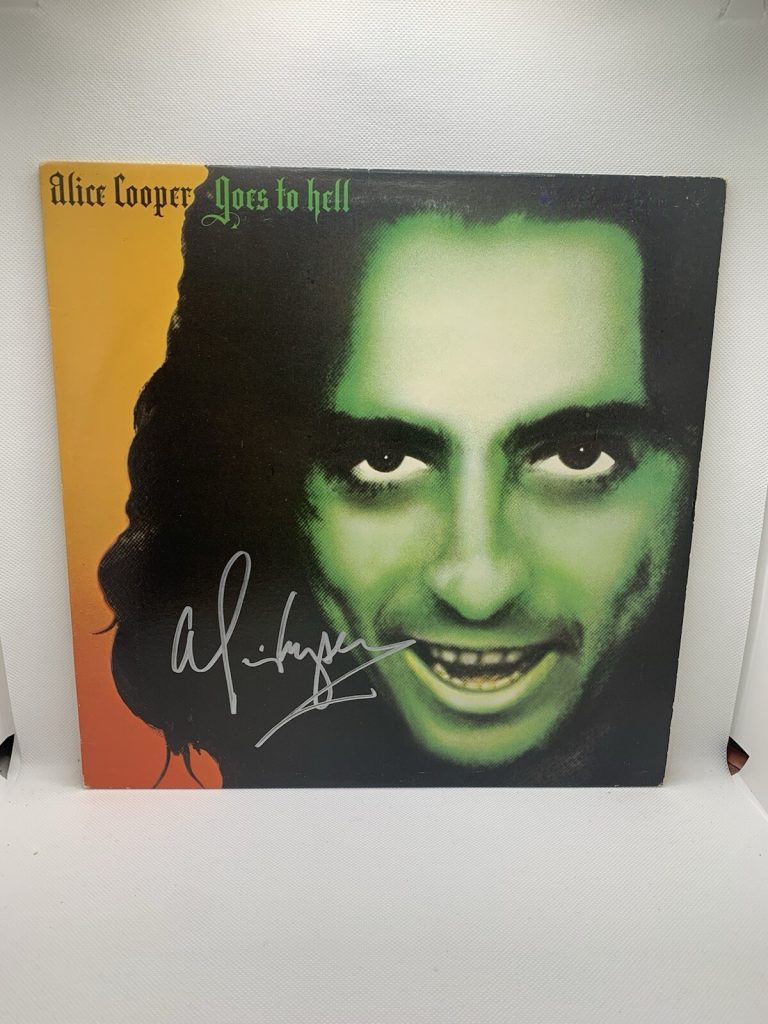 ALICE COOPER SIGNED VINYL ALICE GOES TO HELL JSA COA AUTOGRAPHED RECORD ALBUM