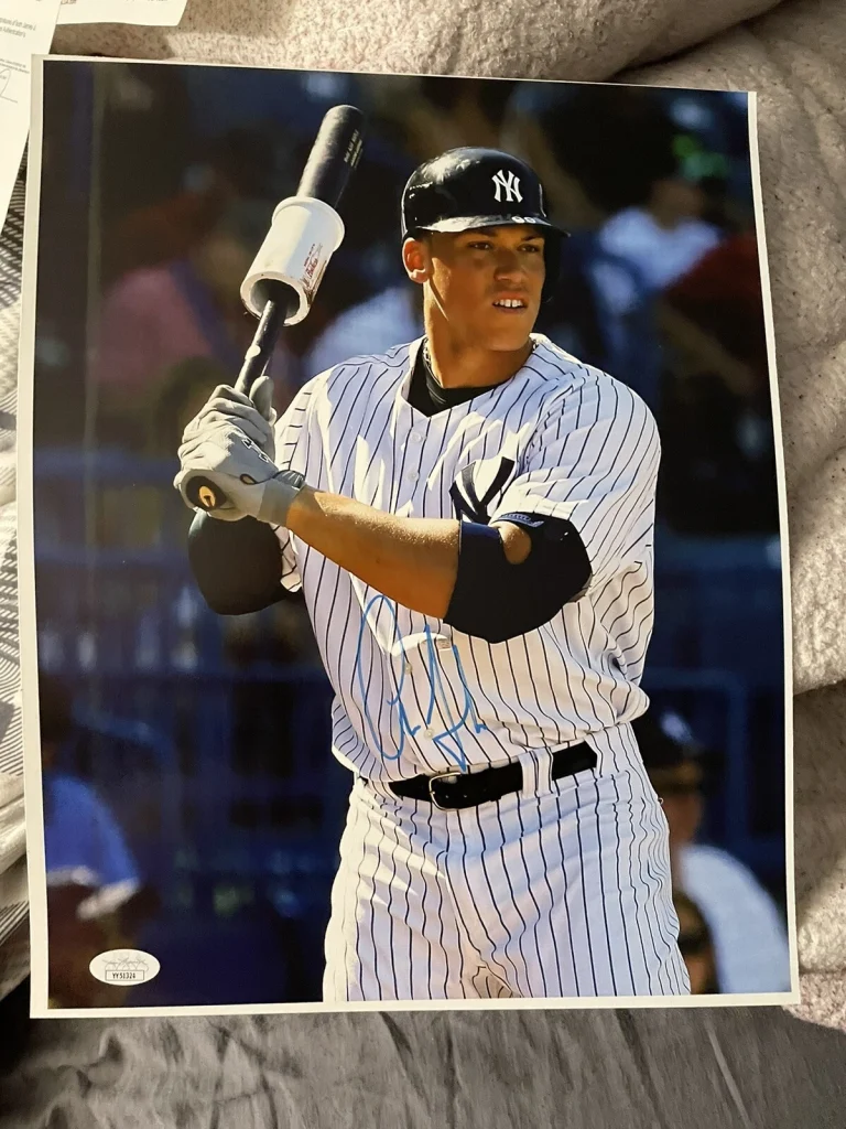 NEW YORK YANKEES AARON JUDGE SIGNED AUTOGRAPHED 11x14 PHOTO JSA LOA STAR MLB