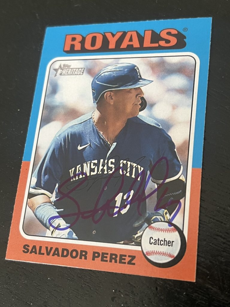 SIGNED BASEBALL CARD AUTO KC ROYALS SALVADOR PEREZ TOPPS HERITAGE 2024 #185