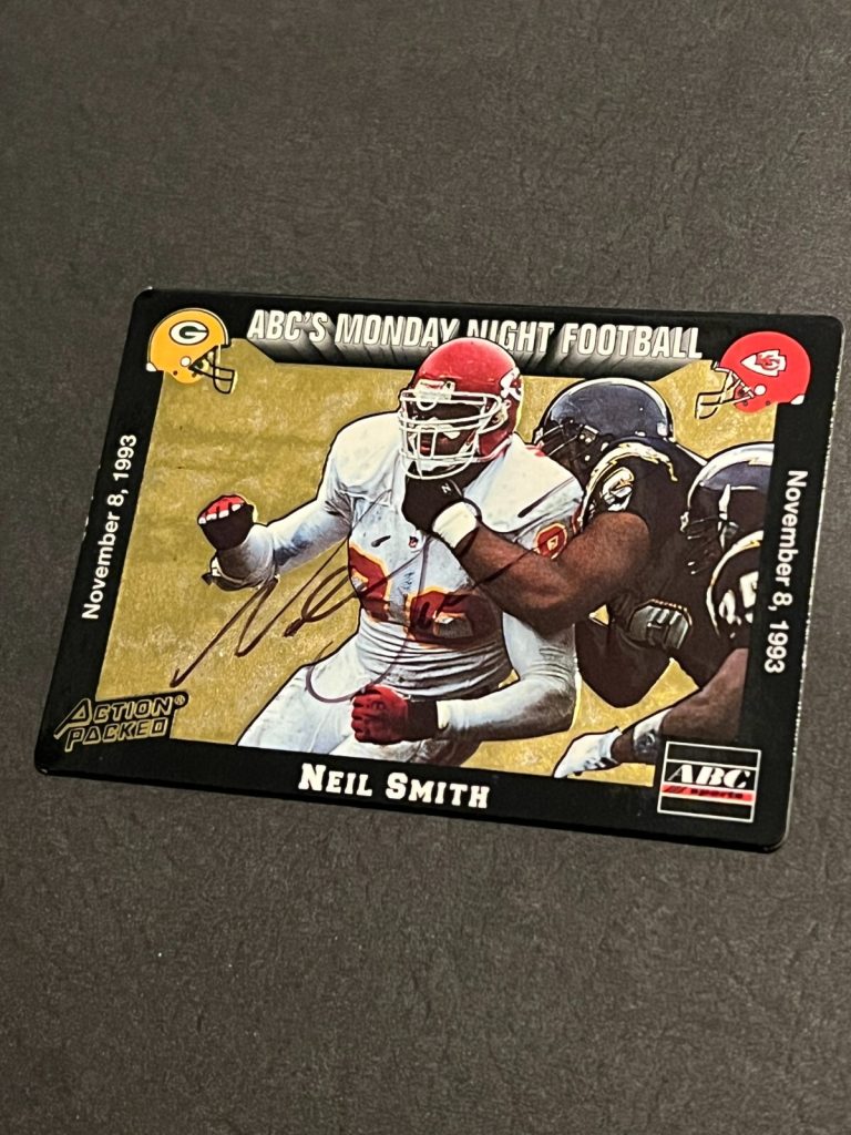 SIGNED FOOTBALL CARD AUTO KANSAS CITY CHIEFS NEIL SMITH 1993 ACTION PACKED #41