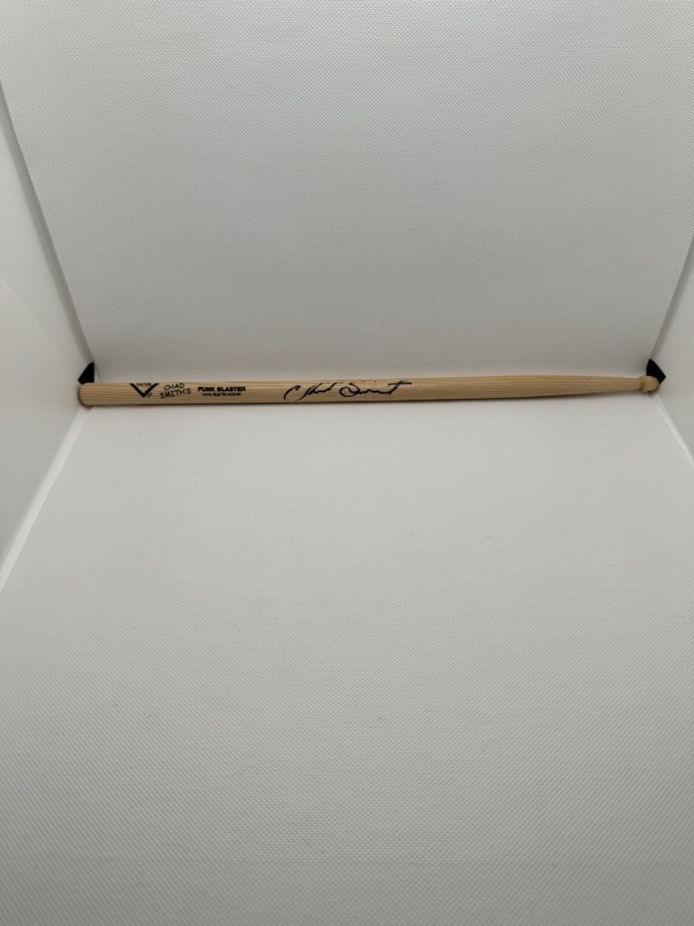 CHAD SMITH RED HOT CHILI PEPPERS SIGNED VATER SIGNATURE DRUM STICK JSA AUTOGRAPH