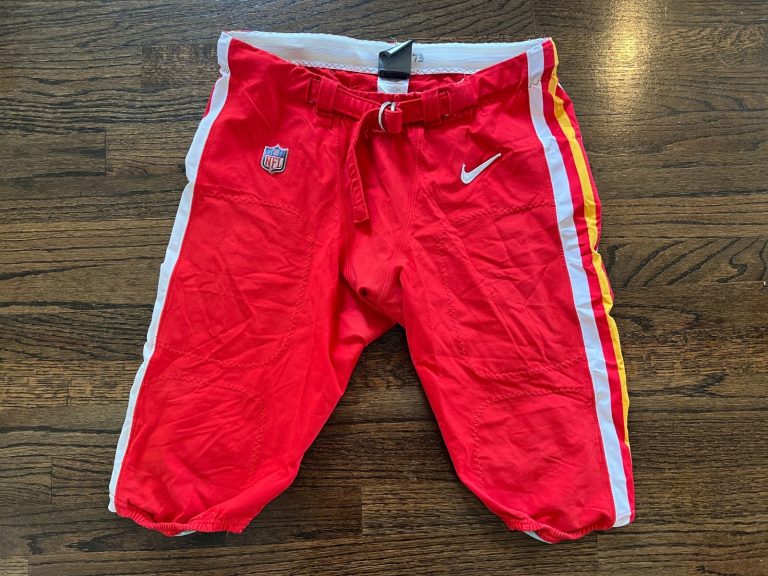 2020 GAME USED ? ISSUED KANSAS CITY CHIEFS RED FOOTBALL PANTS NICK ALLEGRETTI 73