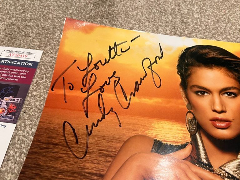 CINDY CRAWFORD SIGNED PICTURE AUTO AMERICAN SUPER MODEL JSA COA