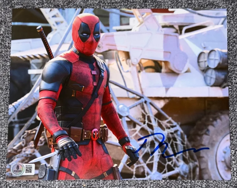Ryan Reynolds Signed Autograph 8x10 Photo Deadpool & Wolverine Wade Beckett BAS