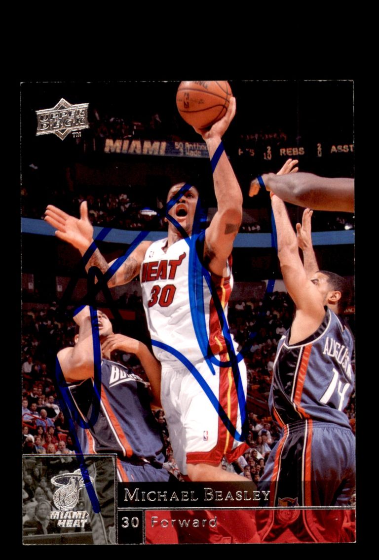 Signed Basketball Card Auto Michael Beasley 2009-10 Upper Deck #93 Miami Heat