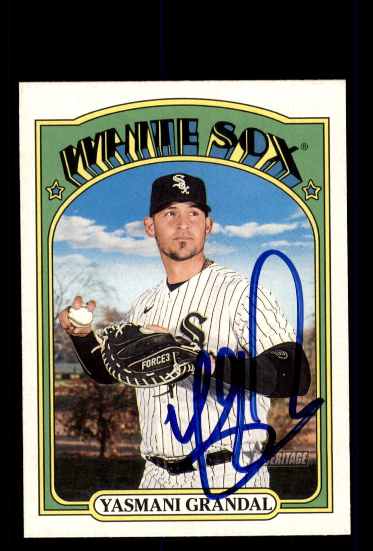 Signed Baseball Card Auto Yasmani Grandal 2021 Topps Heritage #396 White Sox