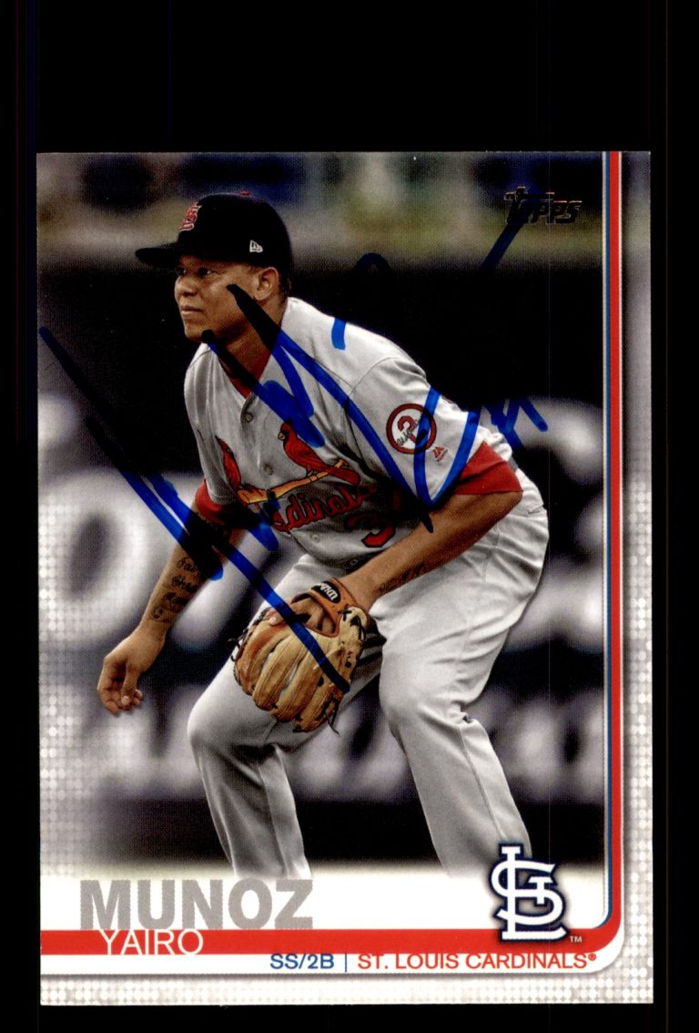 Signed Baseball Card Auto Yairo Munoz 2019 Topps #466 St. Louis Cardinals