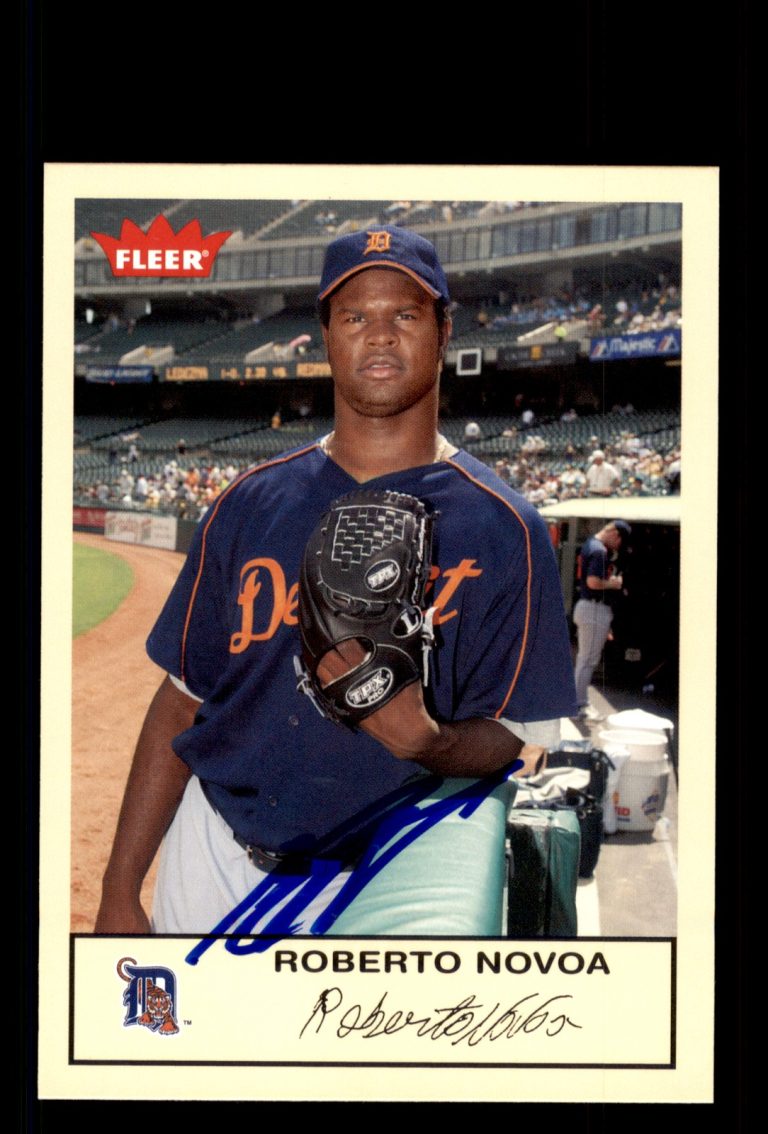 Signed Baseball Card Auto Roberto Novoa 2005 Fleer Tradition #275 Tigers