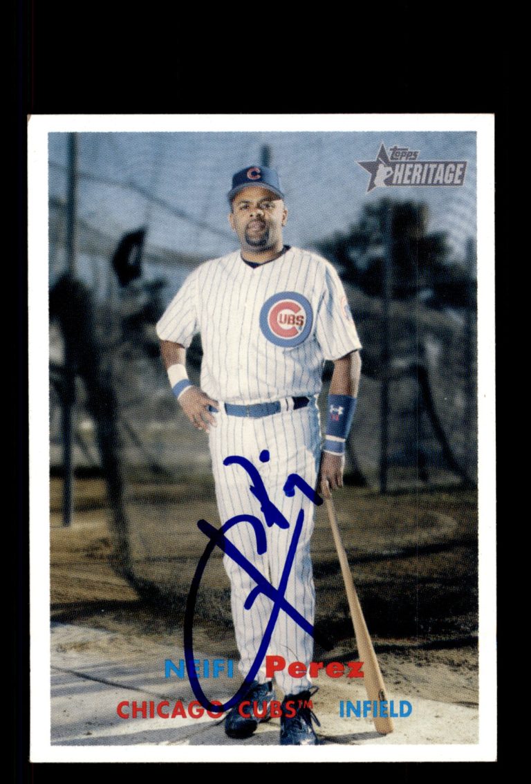 Signed Baseball Card Auto Neifi Perez 2006 Topps Heritage #269 Chicago Cubs