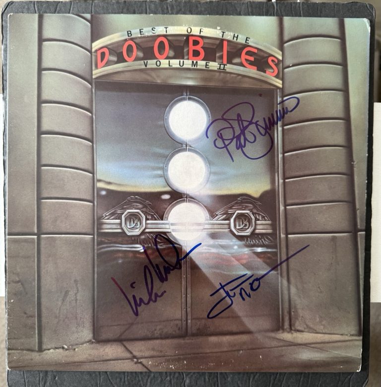The Doobie Brothers Signed Vinyl Michael McDonald +2 The Best Of Volume II JSA