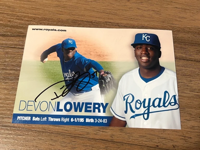SIGNED BASEBALL POSTCARD AUTO KANSAS CITY ROYALS DEVON LOWERY PITCHER