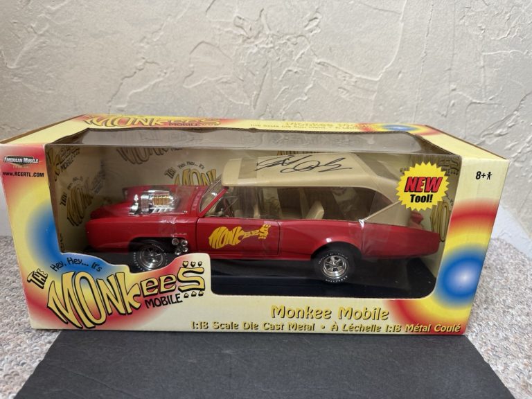 MICKY DOLENZ SIGNED 1/18 DIECAST 2002 AMERICAN MUSCLE THE MONKEES MOBILE JSA COA