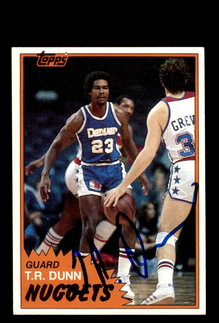 Signed Basketball Card Auto T.R. Dunn 1981-82 Topps #W67 Denver Nuggets