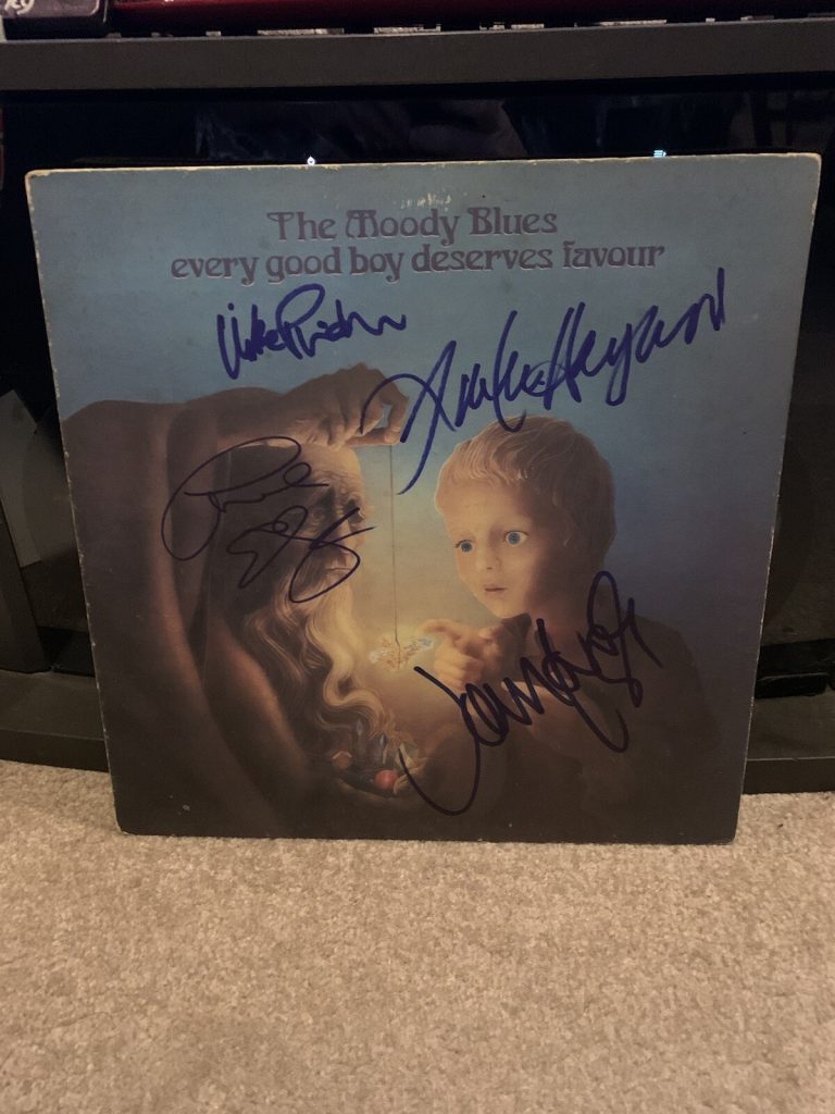 THE MOODY BLUES BAND SIGNED VINYL EVERY GOOD BOY DESERVES FAVOUR AUTOGRAPHED JSA