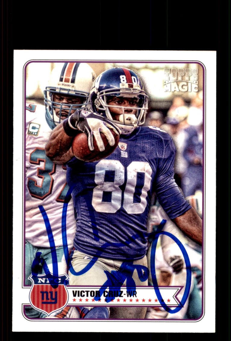 Signed Football Card Auto Victor Cruz 2012 Topps Magic #140 New York Giants
