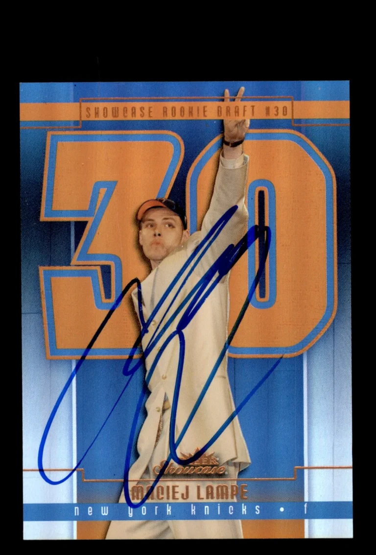 Signed Basketball Card Auto Maciej Lampe 2003-04 Fleer Showcase #123 Knicks