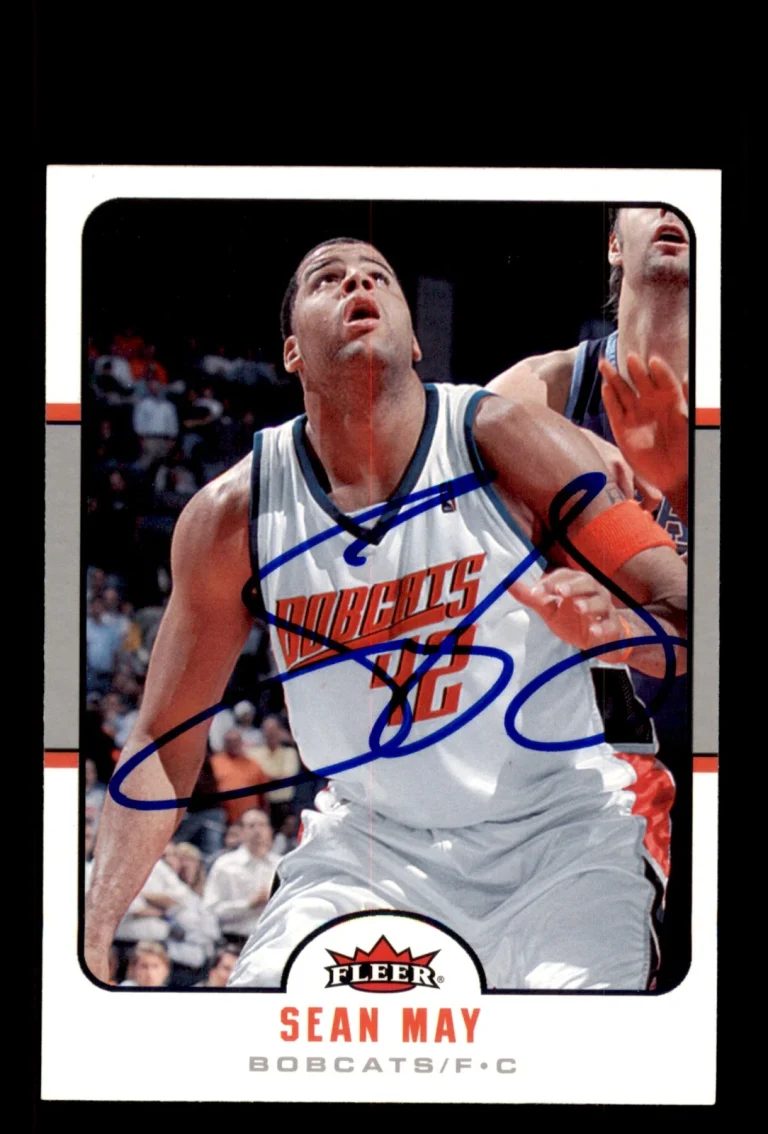 Signed Basketball Card Auto Sean May 2006-07 Fleer #17 Charlotte Bobcats