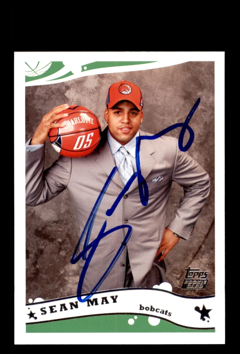 Signed Basketball Card Auto Sean May 2005-06 Topps #233 Charlotte Bobcats