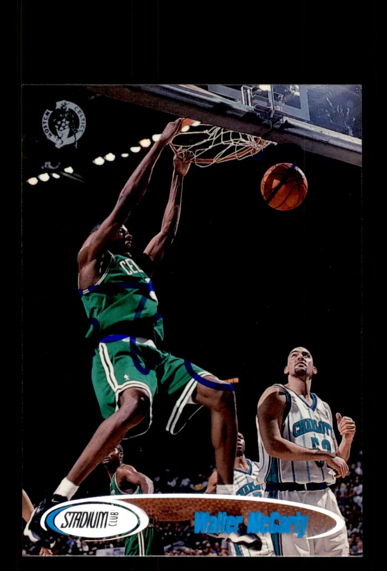 Signed Basketball Card Auto Walter McCarty 1998-99 Stadium Club #10 Celtics