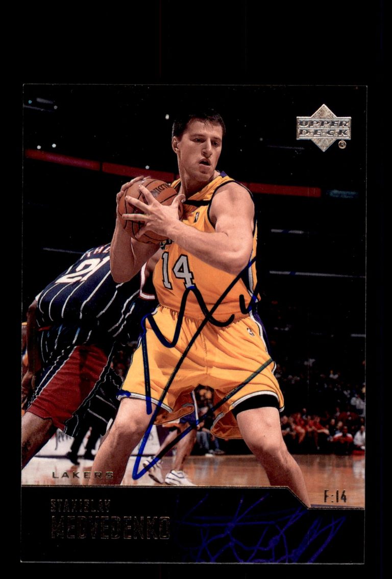 Signed Basketball Card Auto Slava Medvedenko 2003-04 Upper Deck #118 LA Lakers