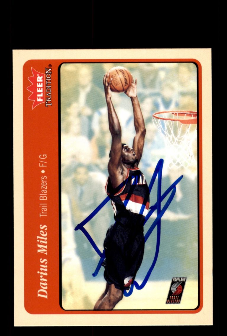 Signed Basketball Card Auto Darius Miles 2004-05 Fleer Tradition #98 Portland