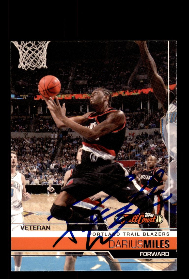 Signed Basketball Card Auto Darius Miles 2006-07 Topps Full Court #80