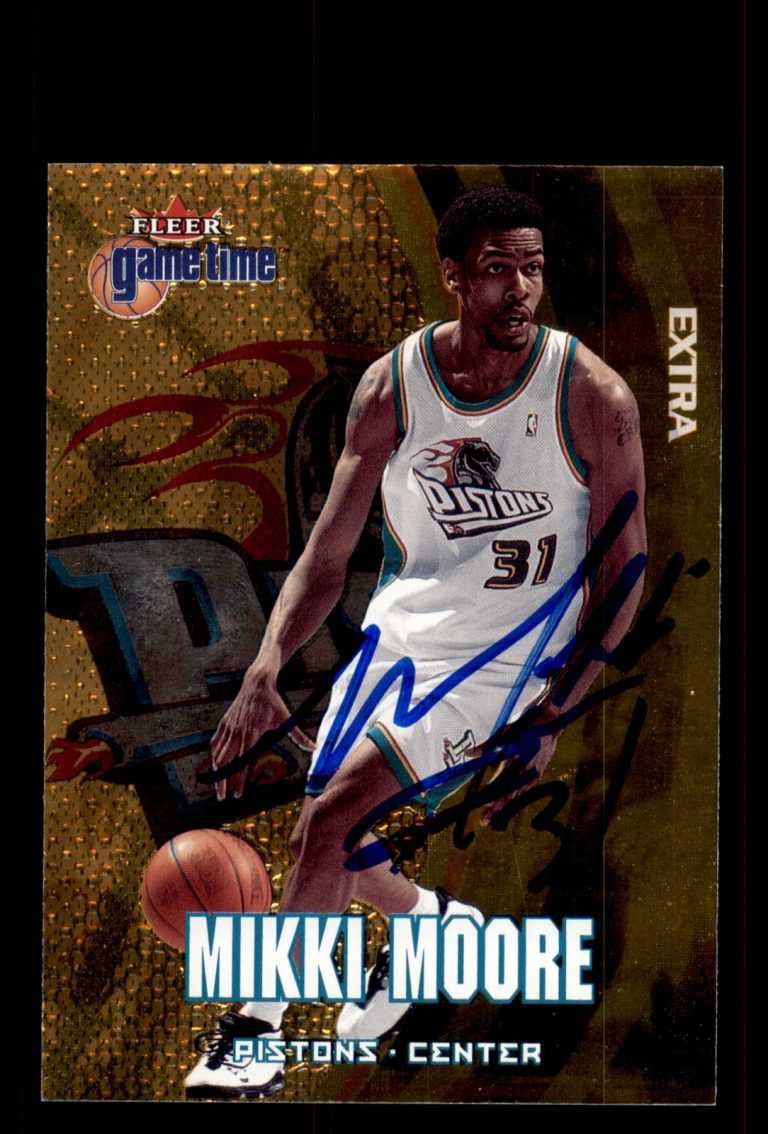 Signed Basketball Card Auto Mikki Moore 2000-01 Fleer Game Time #39 Pistons
