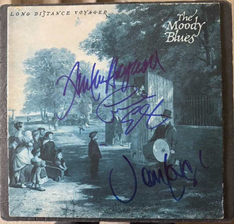 MOODY BLUES SIGNED VINYL X3 LONG DISTANCE VOYAGER HAYWARD LODGE EDGE  PSA/DNA