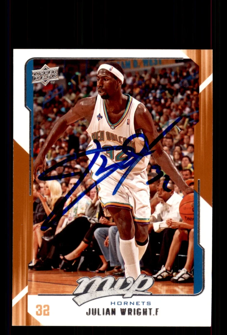 Signed Basketball Card Auto Julian Wright 2008-09 Upper Deck MVP #105 Hornets
