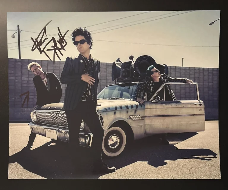GFA Green Day Band Bassist  * MIKE DIRNT *  Signed 11x14 Photo PROOF COA