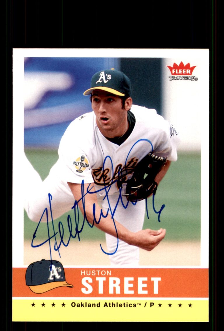 Signed Baseball Card Auto Huston Street 2006 Fleer Tradition #30 A's