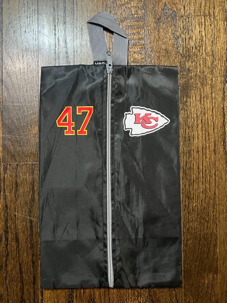 NFL FOOTBALL TEAM ISSUED KANSAS CITY CHIEFS TOILETRY BAG #47