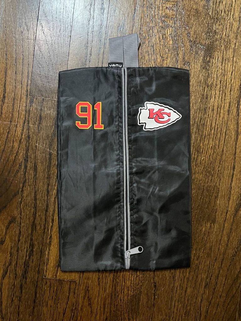 NFL FOOTBALL TEAM ISSUED KANSAS CITY CHIEFS TOILETRY BAG #91