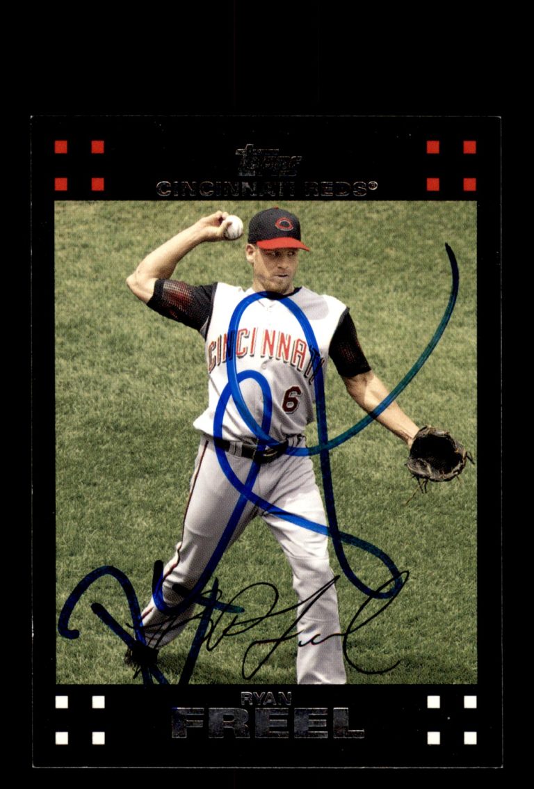 Signed Baseball Card Auto Ryan Freel 2007 Topps #566 Cincinnati Reds