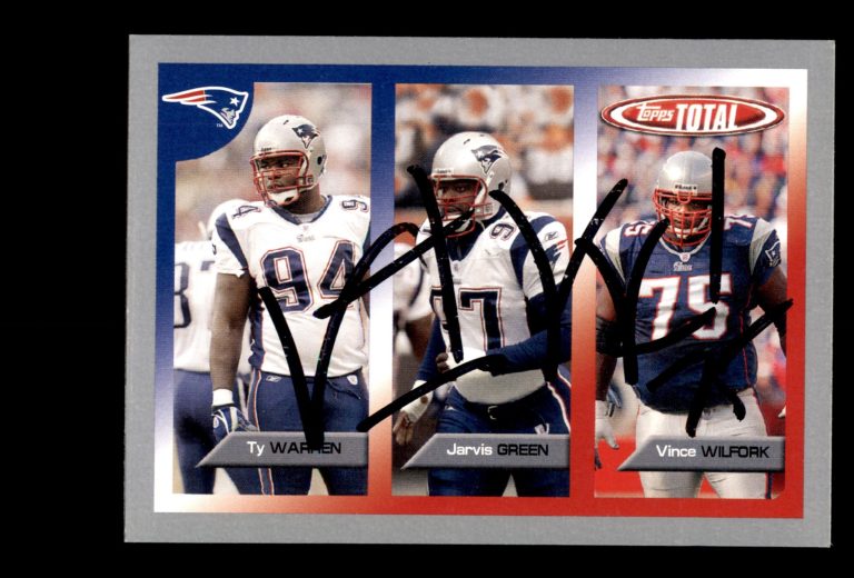 Signed Football Card Auto Vince Wilfork 2005 Topps Total #413 Patriots