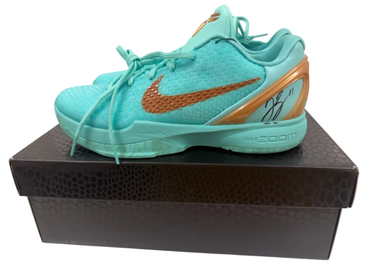 Jalen Brunson Signed Nike Kobe 6 Pronto Statue of Liberty Sneaker NIB 9 Beckett