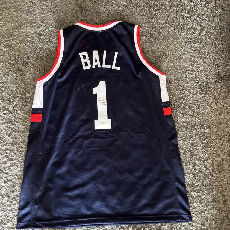 UCONN HUSKIES-SOLO BALL SIGNED AUTOGRAPH JERSEY PSA COA NCAA CHAMPION RARE