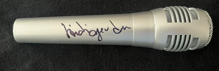 SIGNED MICROPHONE AUTO HEIDI GARDNER COMEDIAN ACTOR JSA COA