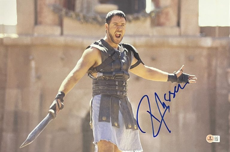 Russell Crowe Signed 12x18 Photo Gladiator Authentic Autograph Beckett