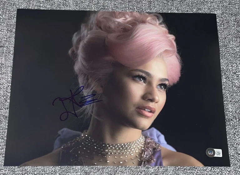 Zendaya Signed Autograph 11x14 Photo The Greatest Showman Authentic Beckett BAS