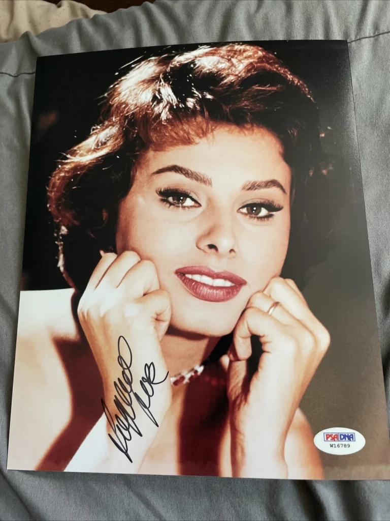 Sophia Loren Signed BEAUTIFUL Photo Auto PSA COA RARE Legendary  Actress