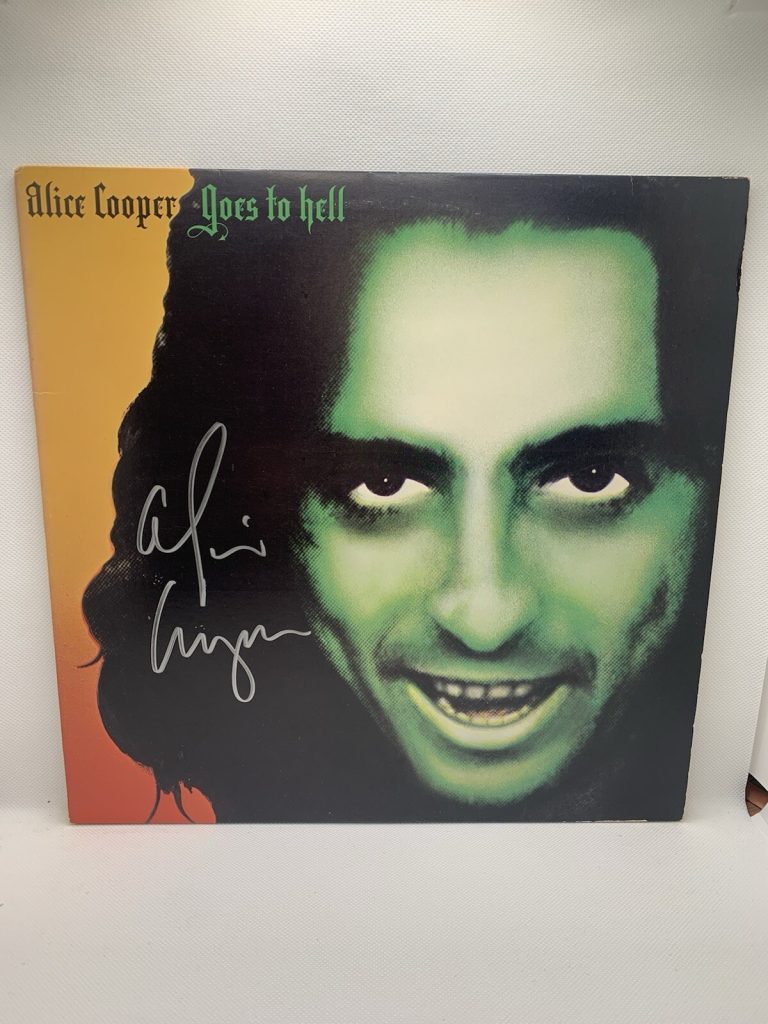 ALICE COOPER SIGNED VINYL ALICE GOES TO HELL JSA COA AUTOGRAPHED RECORD ALBUM