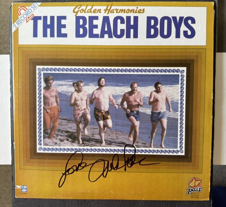 BEACH BOYS SIGNED VINYL GOLDEN HARMONIES MIKE LOVE BRUCE JOHNSTON PSA/DNA AUTO