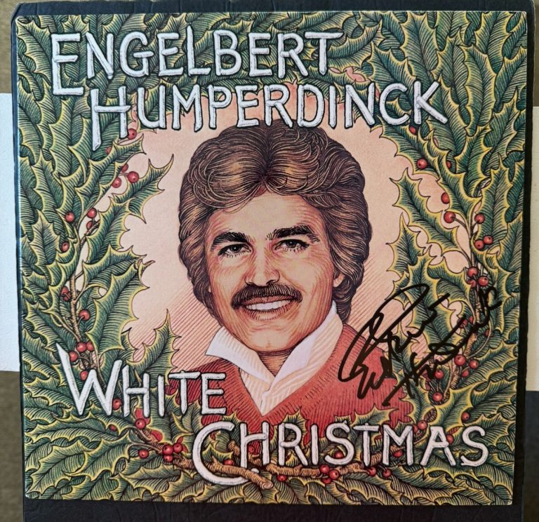 Engelbert Humperdinck Signed Vinyl White Christmas JSA COA autographed Record