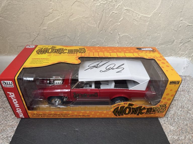 MICKY DOLENZ SIGNED AUTOWORLD 1:18 DIECAST 1966 PONTIAC GTO THE MONKEES JSA COA