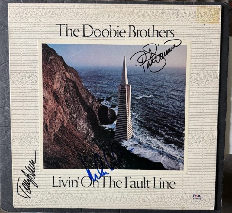 The Doobie Brothers Signed Vinyl McDonald +2 Livin' On The Fault Line PSA/DNA