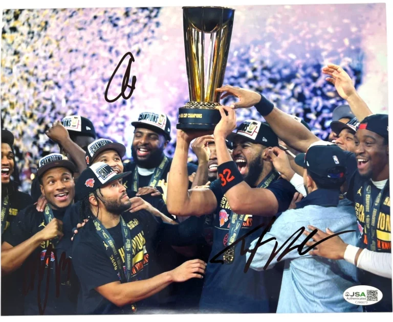 OG Anunoby Tyler Kolek Miles McBride NEW YORK KNICKS TEAM SIGNED 8X10 PHOTO JSA